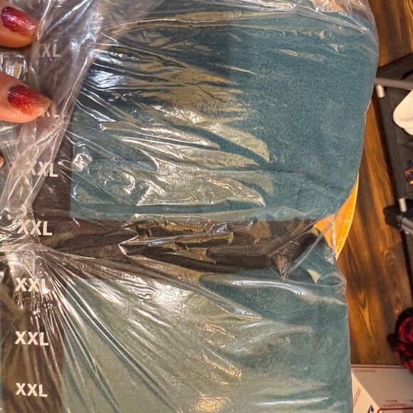 NWT Victoria’s Secret Polar Fleece Hoodie with Shorts Set Size XXL - Picture 9 of 9